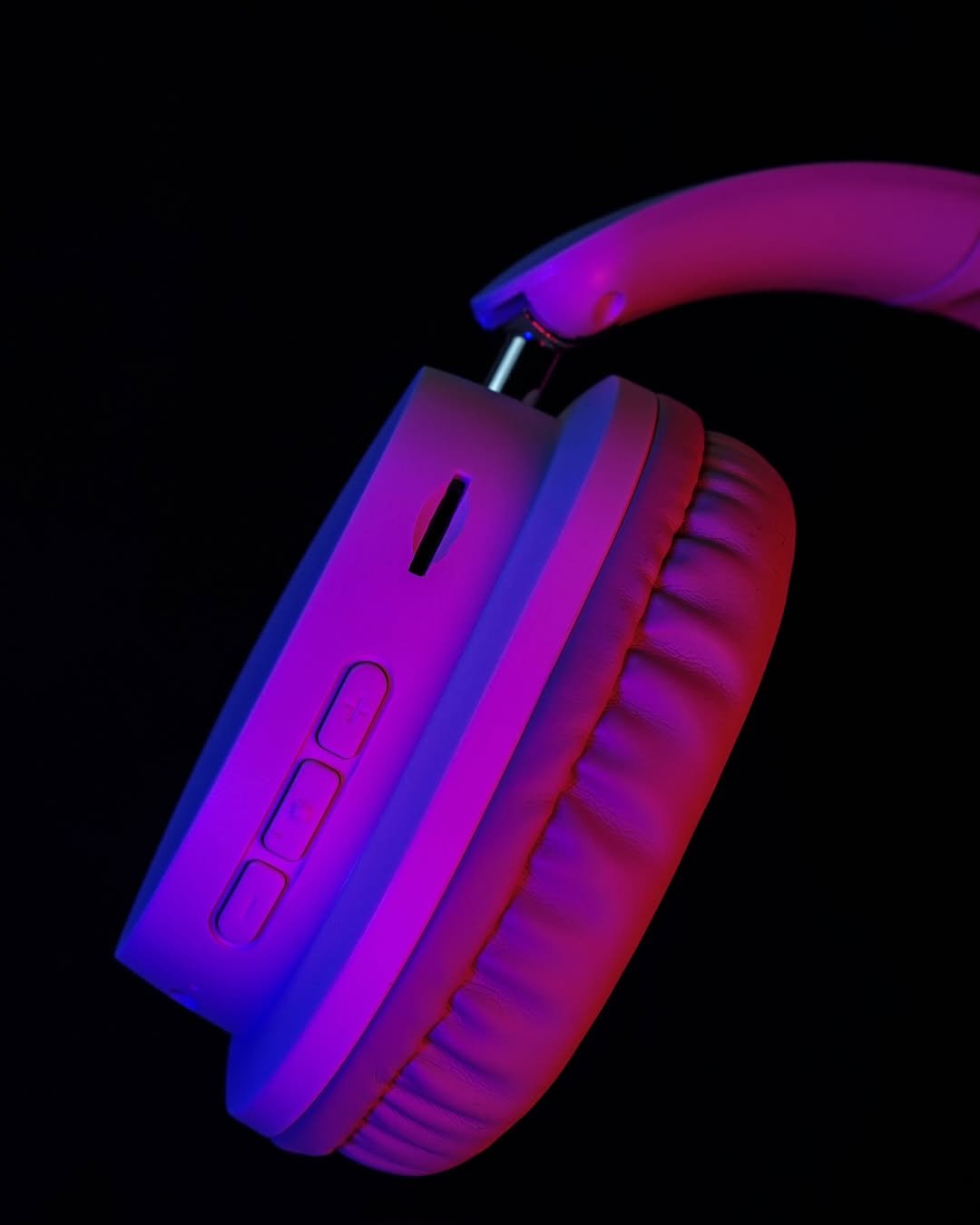 Royal Tech Product Photo 2 by Vebloom